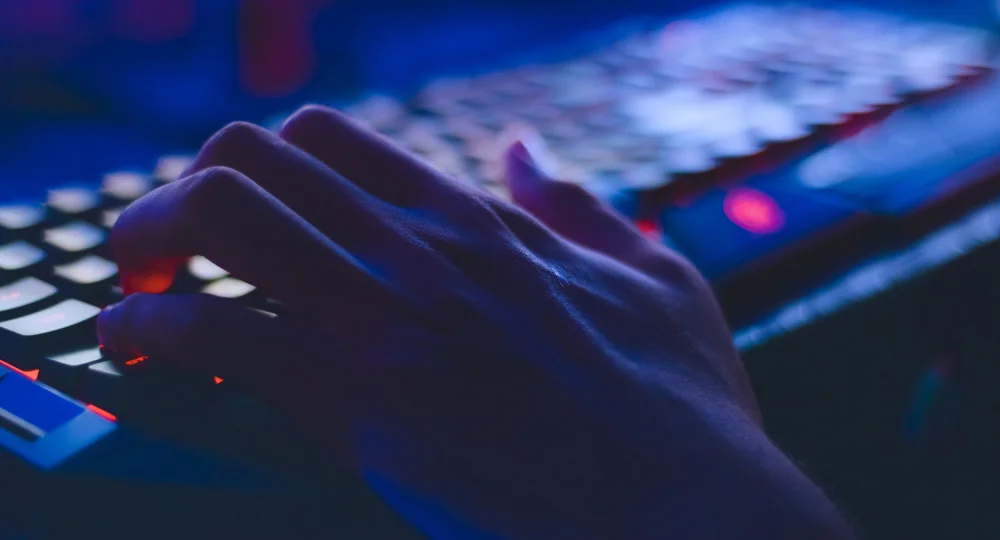 Agentjacking: el ataque que secuestra tu agente de IA de codificación (y cómo protegerte)